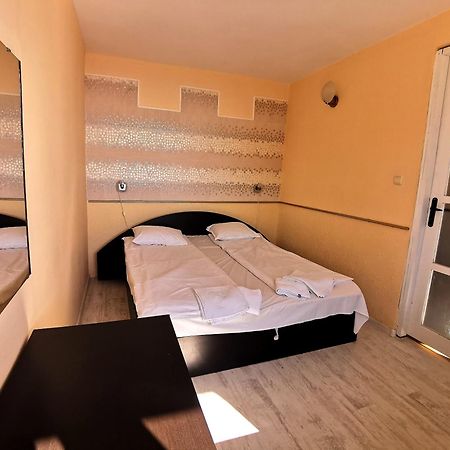 Family Hotel White House Pomorie Exterior foto