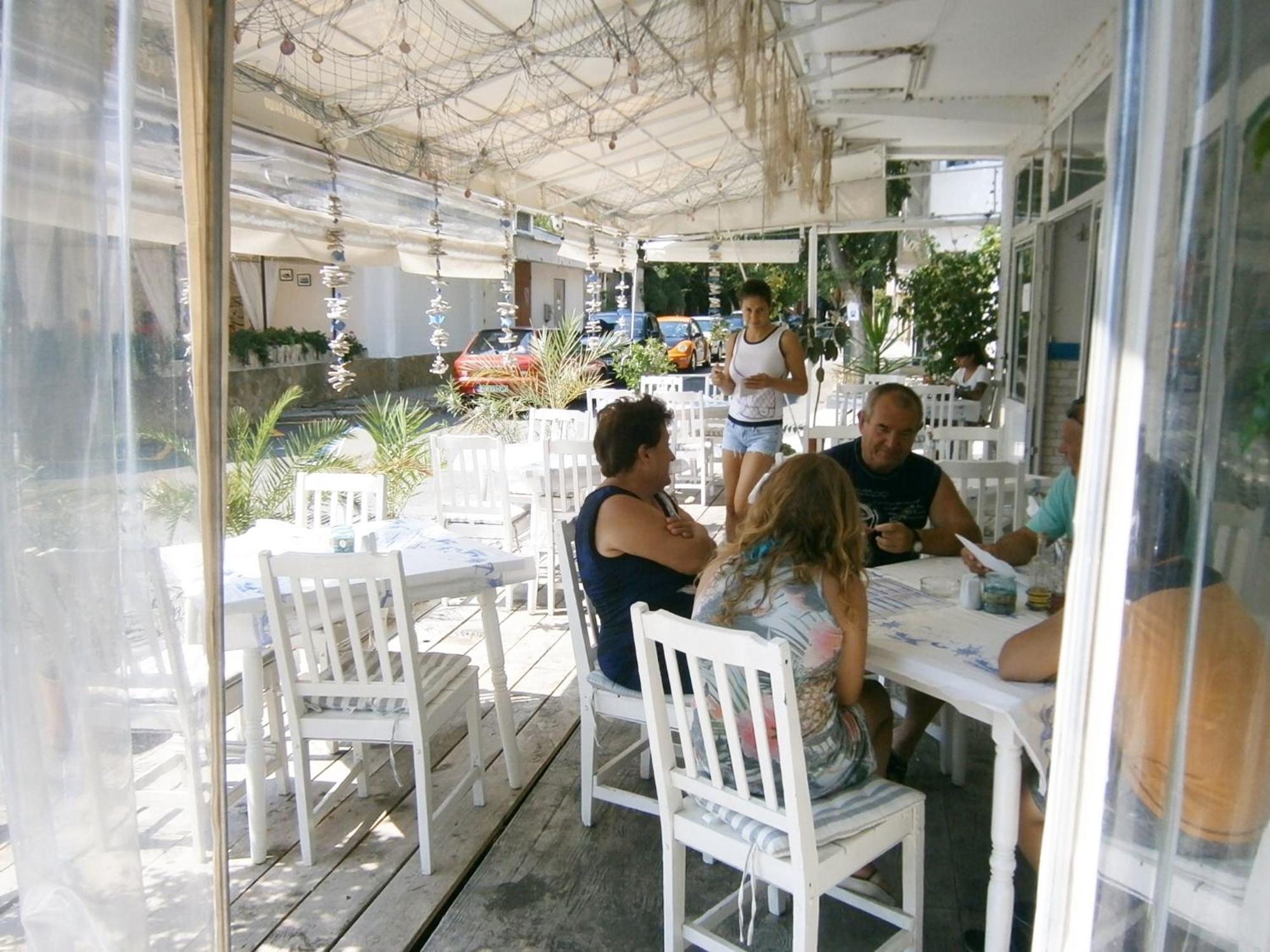 Family Hotel White House Pomorie Exterior foto