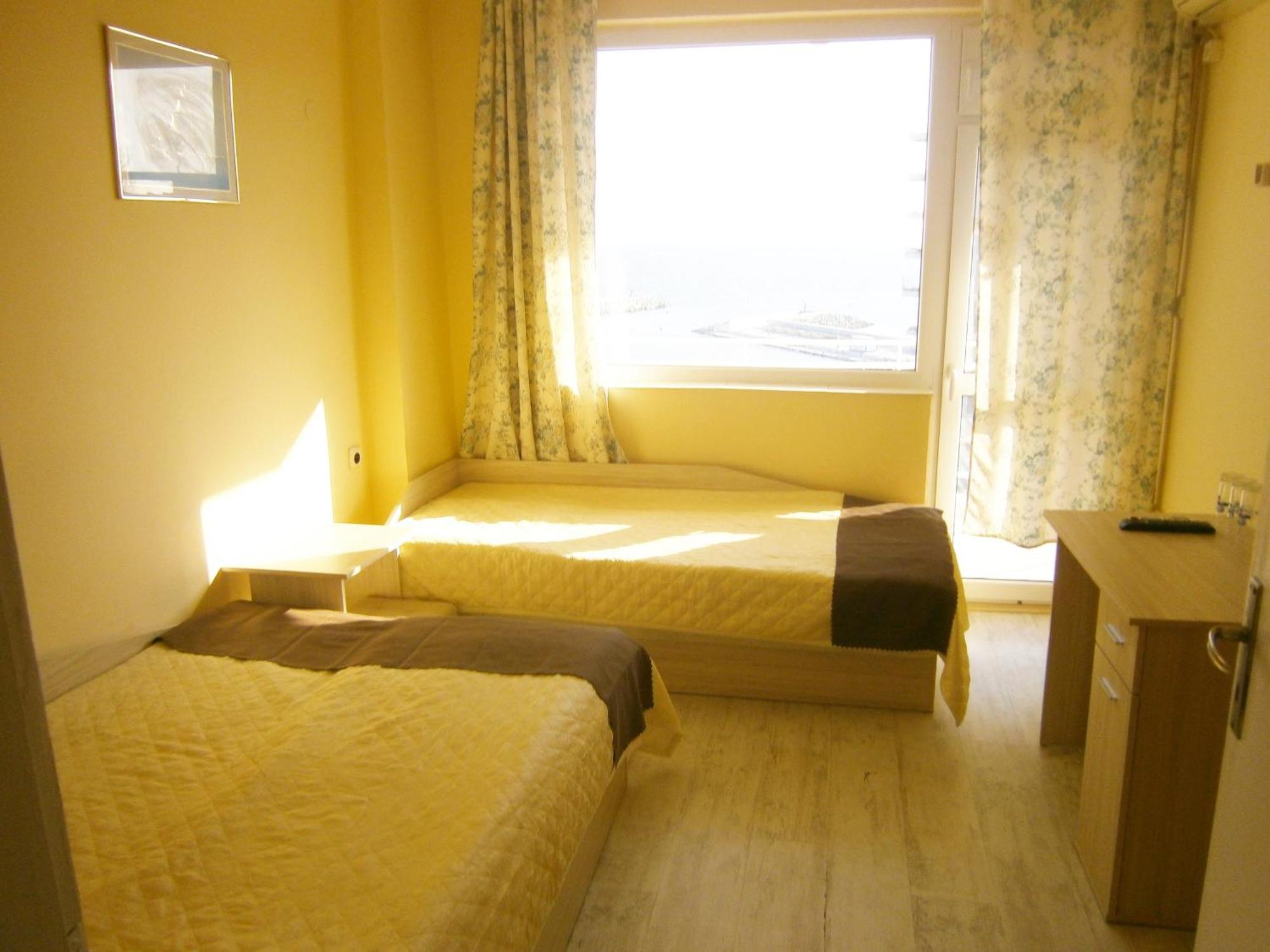 Family Hotel White House Pomorie Exterior foto